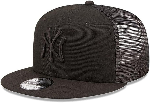 Men's New Era New York Yankees Trucker 9FIFTY Snapback Hat - Black on Black