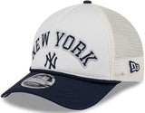 New Era 9FORTY MLB New York Yankees Chrome Arch M-Crown A-Frame Rope Adjustable Trucker Snapback Cap - White