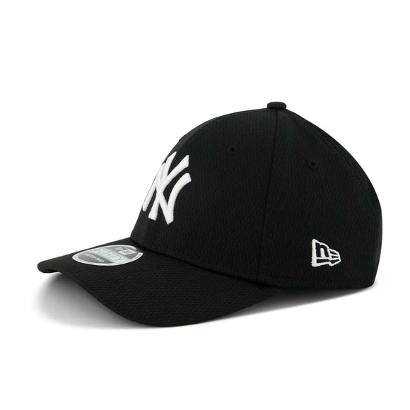 Men's New Era New York Yankees Black on Black White Logo 9FORTY Stretch-Snapback Hat