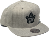 Men’s NHL Toronto Maple Leafs Mitchell & Ness Primary Logo Snapback Hat – Heather Grey
