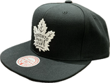 Men’s NHL Toronto Maple Leafs Mitchell & Ness Evergreen Snapback Hat – Black & White