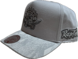 Men's Toronto Raptors NBA Mitchell & Ness Retro Logo White Snapback Hat - Pro Pinch