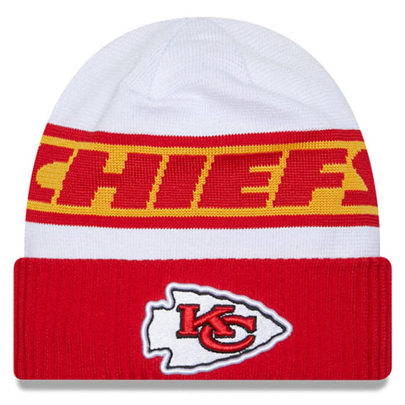 Men's New Era White/Red Kansas City Chiefs 2023 Sideline Tech Cuffed Knit Hat