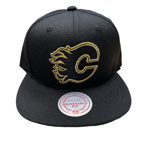 Men’s NHL Calgary Flames Mitchell & Ness Gold Touch Snapback Hat – Black