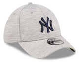 New Era Men's MLB New York Yankees Distinct 39THIRTY Flex Fit Hat