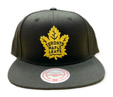 Men’s NHL Toronto Maple Leafs Mitchell & Ness Gold Touch Snapback Hat – Black