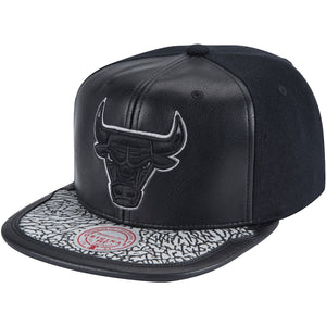 Men's Chicago Bulls Mitchell & Ness Day 1 Black Grey NBA Basketball Snapback Cap