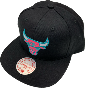 Men’s NBA Chicago Bulls Current Logo Mitchell & Ness Bubbalicious Snapback Hat – Black