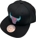Men’s NBA Chicago Bulls Current Logo Mitchell & Ness Bubbalicious Snapback Hat – Black