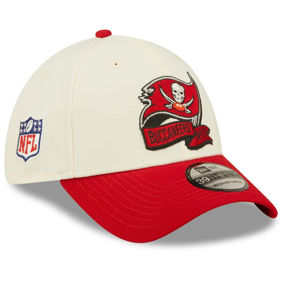Men's Tampa Bay Buccaneers New Era Cream/Red 2022 Sideline 39THIRTY 2-Tone Flex Hat