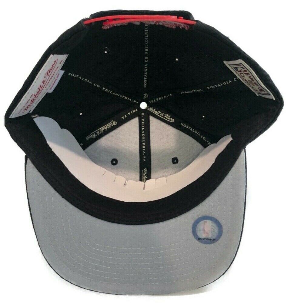 Casquette de basket homme Mitchell Ness NBA Chicago Bulls noir Casquette de basket homme Mitchell Ness NBA Chicago Bulls noir