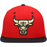 Men's Mitchell & Ness Red/Black Chicago Bulls Gold Metallic Logo - Snapback Hat