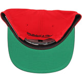 Men's Mitchell & Ness Red/Black Chicago Bulls Cropped Logo 2-Tone - Snapback Hat