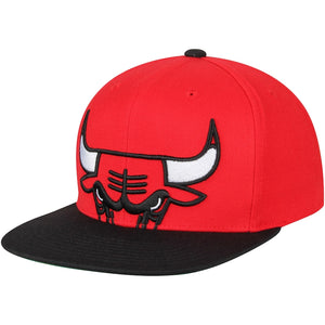 Men's Mitchell & Ness Red/Black Chicago Bulls Cropped Logo 2-Tone - Snapback Hat