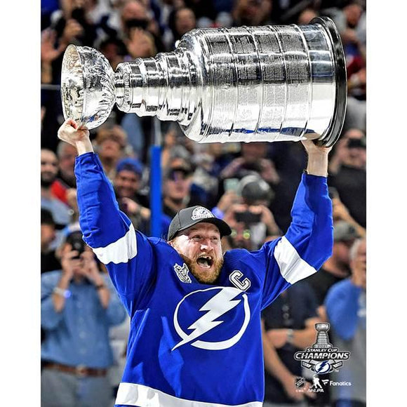 Steve Stamkos Tampa Bay Lightning Fanatics Authentic Unsigned 2021 Stanley Cup Champions Hoisting 8x10 Photograph